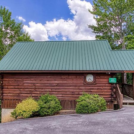 Forever Yours, Hot Tub, 1089 Of Free Attraction Tickets For Each Paid Day, Dollywood And More Pigeon Forge Exterior photo